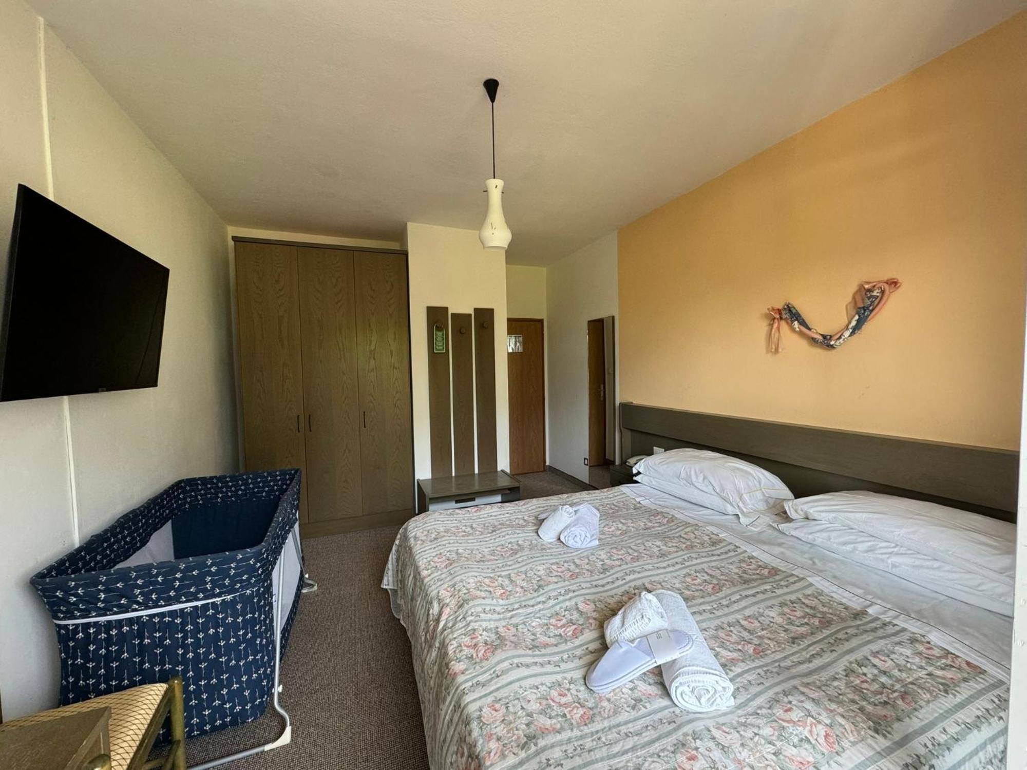 Garden Hotel Bellariva Molveno Phòng bức ảnh
