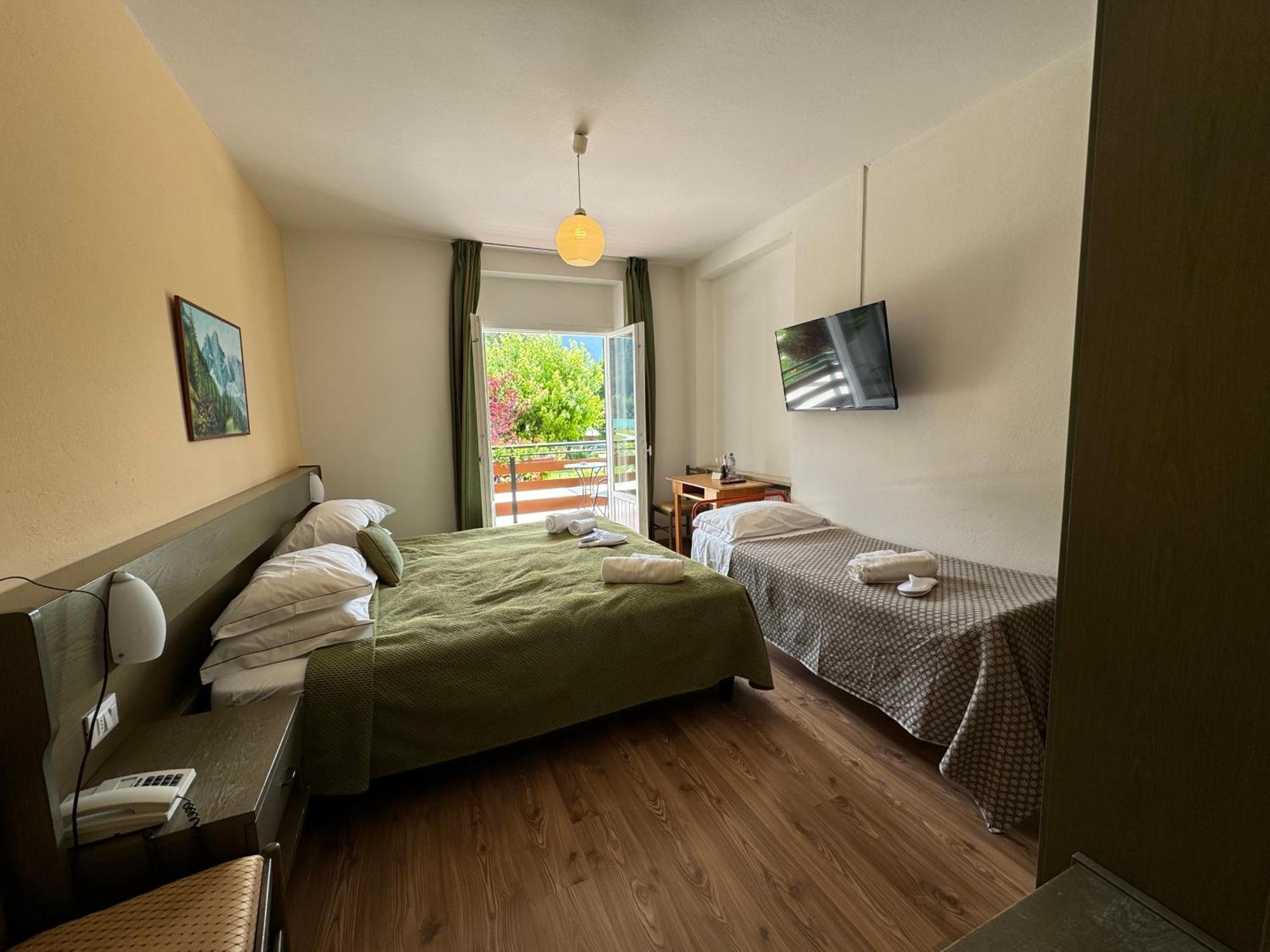 Garden Hotel Bellariva Molveno Phòng bức ảnh