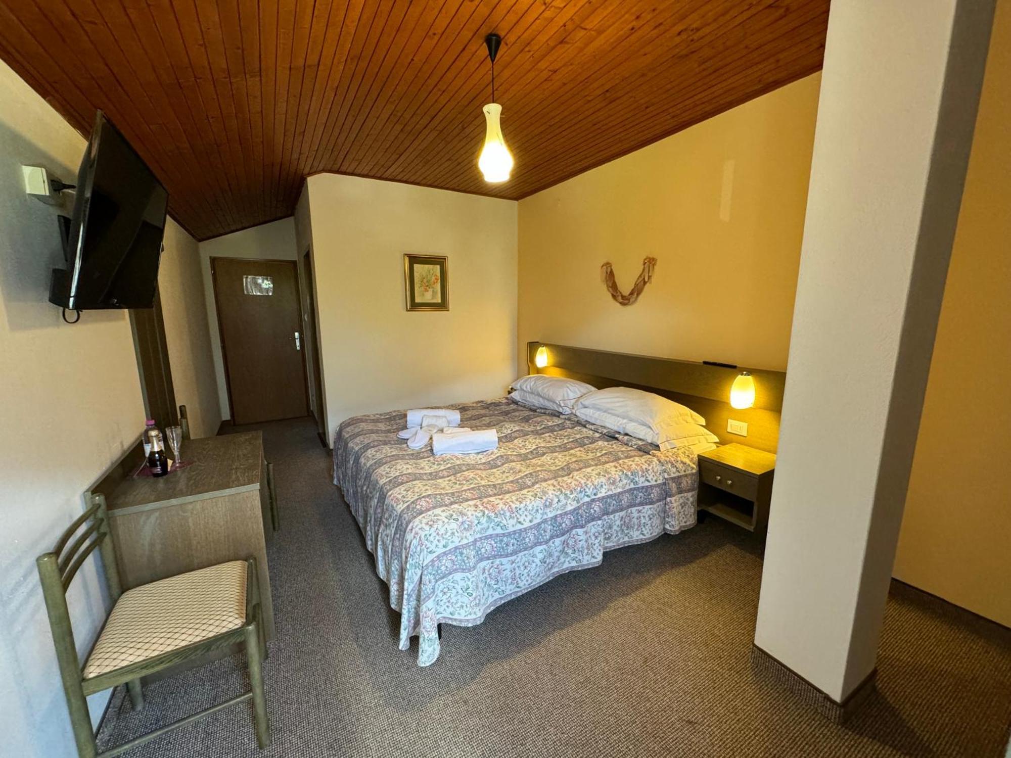 Garden Hotel Bellariva Molveno Phòng bức ảnh
