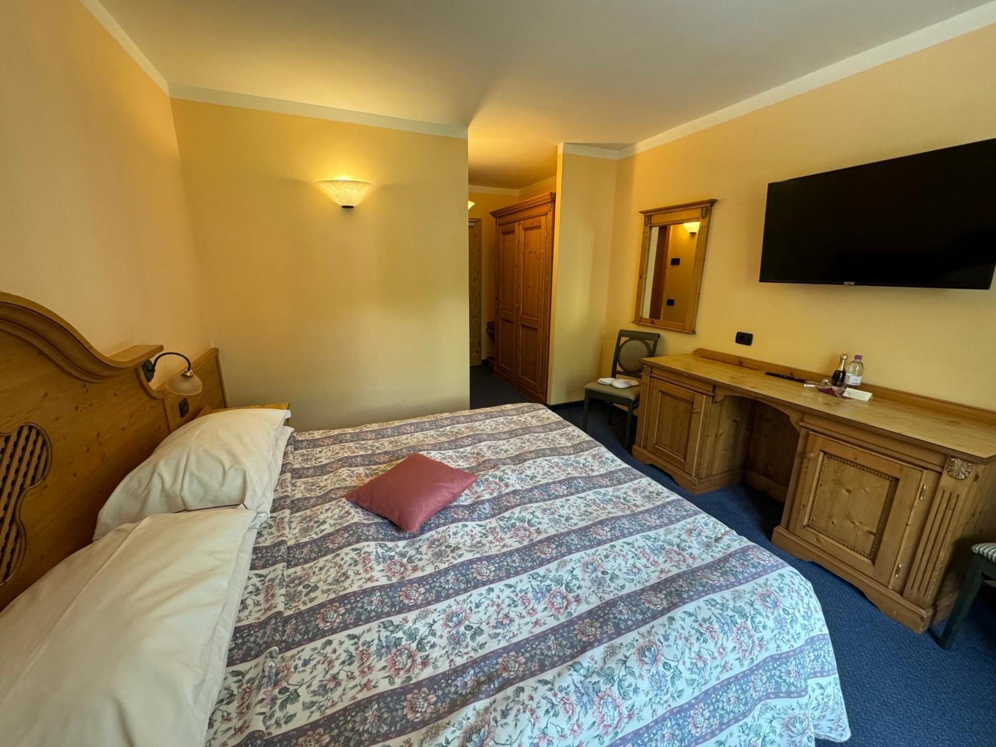 Garden Hotel Bellariva Molveno Phòng bức ảnh